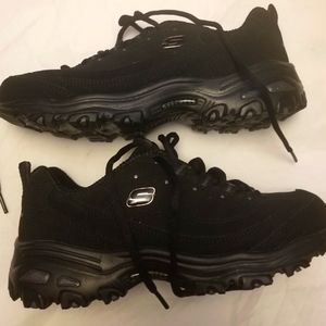 Womans size 7.5 sketchers d'lite wide fit air Cooled memory foam very good condi